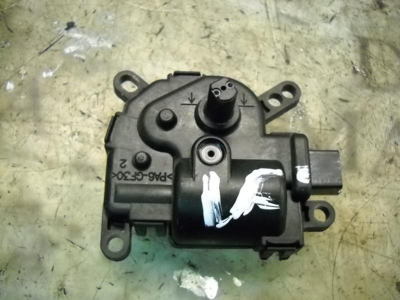 Recambio de motor apertura trampillas climatizador para ford fiesta (cbk) trend referencia OEM IAM   