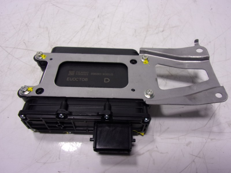Recambio de modulo electronico para toyota yaris 1.5 vvti hev referencia OEM IAM  89680K0010 