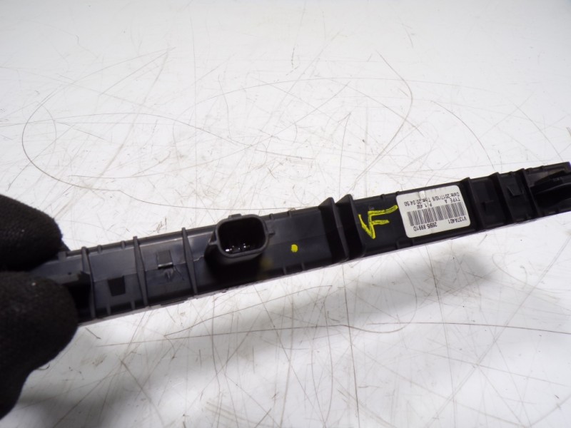 Recambio de piloto trasero central para dacia duster ii comfort referencia OEM IAM 265958991D 265958991D 