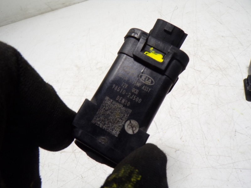 Recambio de bomba limpia para kia rio (yb) 1.2 cat referencia OEM IAM 985102J500 985102J500 