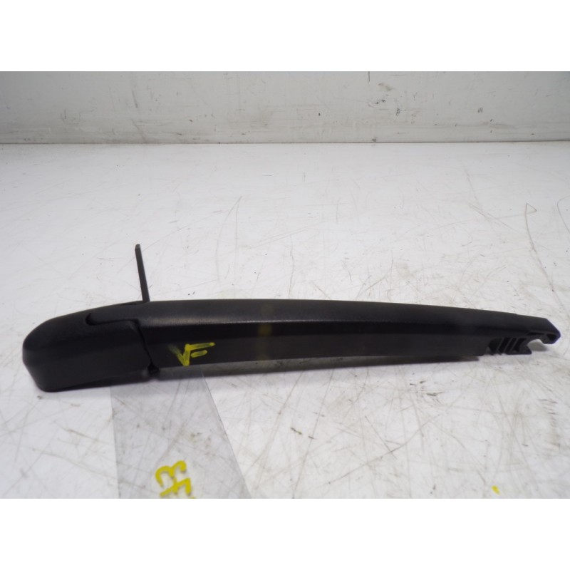 Recambio de brazo limpia trasero para kia rio (yb) 1.2 cat referencia OEM IAM 988112P000  