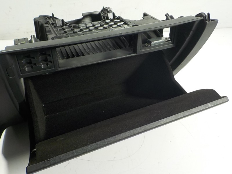 Recambio de guantera para volkswagen golf vii variant 2.0 tdi referencia OEM IAM 5G1857114E82V  5G1857101M82V