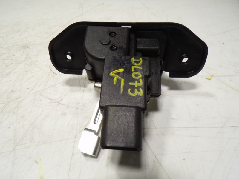 Recambio de cerradura maletero / porton para kia rio (yb) 1.2 cat referencia OEM IAM 81230H8000  