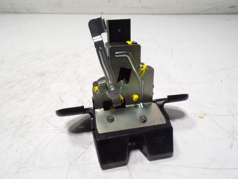 Recambio de cerradura maletero / porton para kia rio (yb) 1.2 cat referencia OEM IAM 81230H8000  