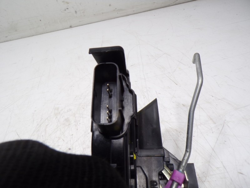 Recambio de cerradura puerta delantera izquierda para kia rio (yb) 1.2 cat referencia OEM IAM 81310H8040 81310H8040LC4 