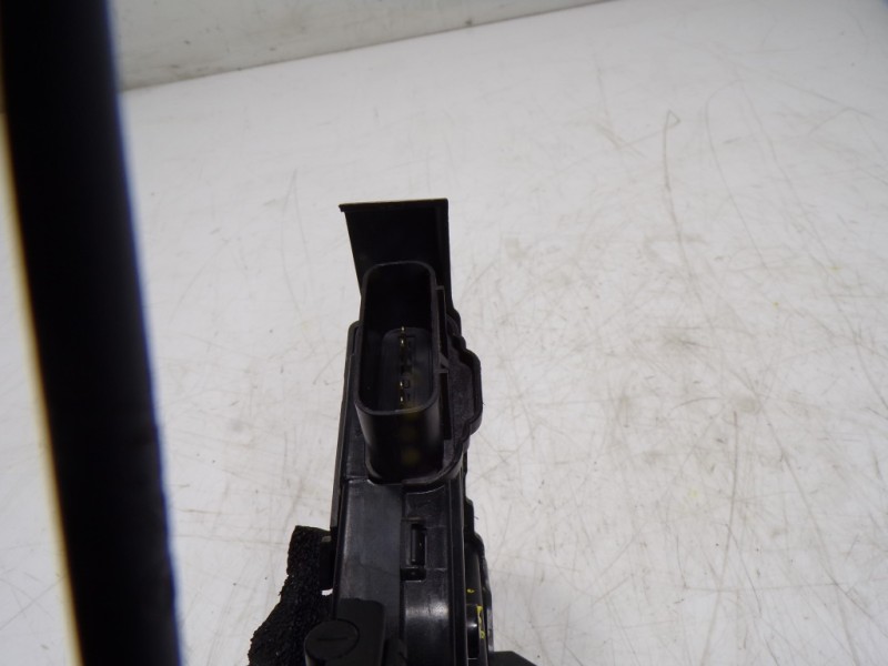 Recambio de cerradura puerta trasera izquierda para kia rio (yb) 1.2 cat referencia OEM IAM 81410H8010 81410H8010LDA 