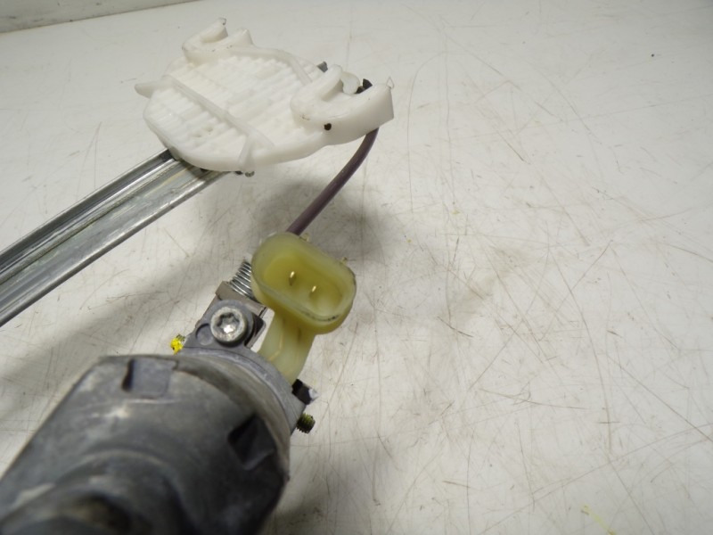 Recambio de elevalunas trasero derecho para kia rio (yb) 1.2 cat referencia OEM IAM 83402H8100 83460H8000 