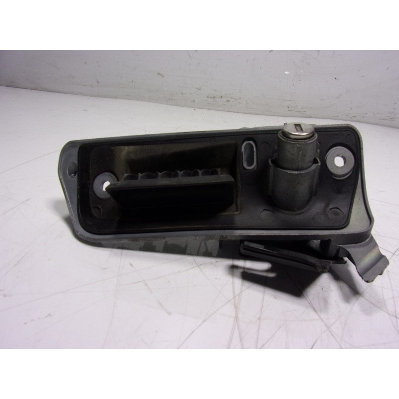 Recambio de maneta porton para volkswagen caddy furgón/kombi 2.0 tdi referencia OEM IAM 2K0827565M9B9 2K0827565H 