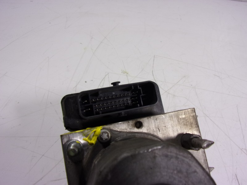 Recambio de abs para renault twingo iii 1.0 sce referencia OEM IAM   