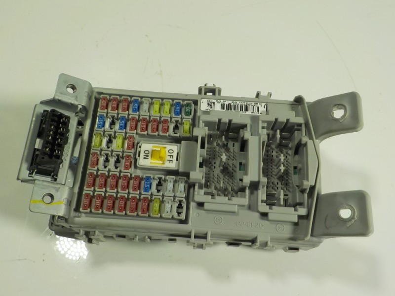 Recambio de caja reles / fusibles para hyundai i20 1.2 16v cat referencia OEM IAM 91950C8560 91950C8560 