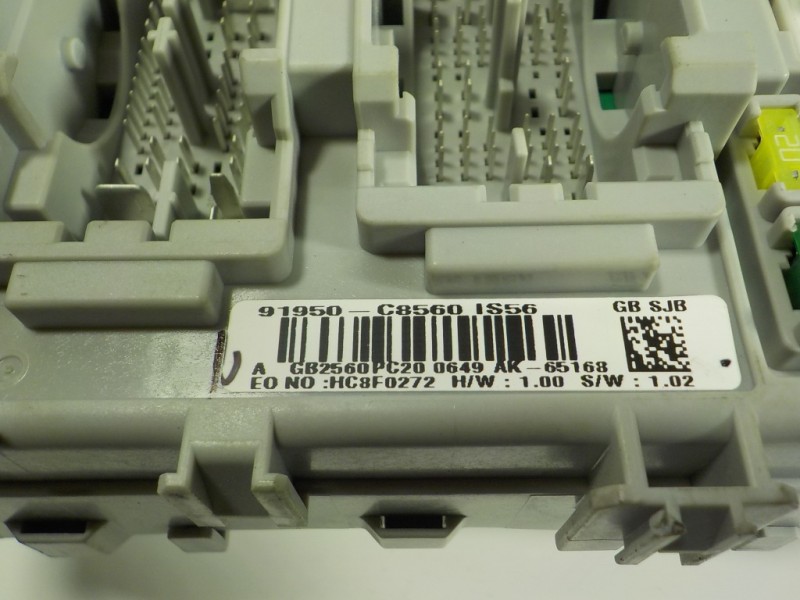 Recambio de caja reles / fusibles para hyundai i20 1.2 16v cat referencia OEM IAM 91950C8560 91950C8560 