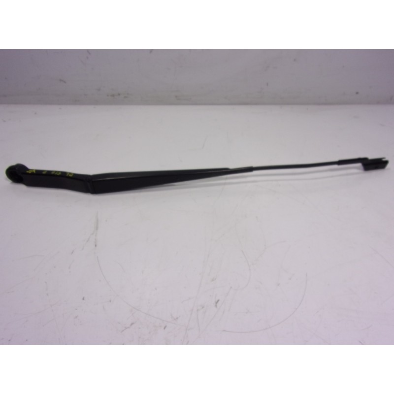 Recambio de brazo limpia delantero derecho para land rover new discovery l462 3.0 d referencia OEM IAM LR083268  