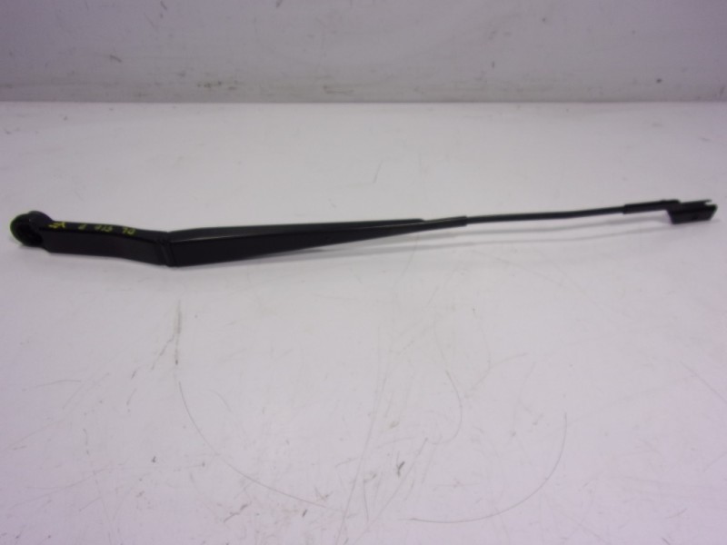 Recambio de brazo limpia delantero derecho para land rover new discovery l462 3.0 d referencia OEM IAM LR083268  