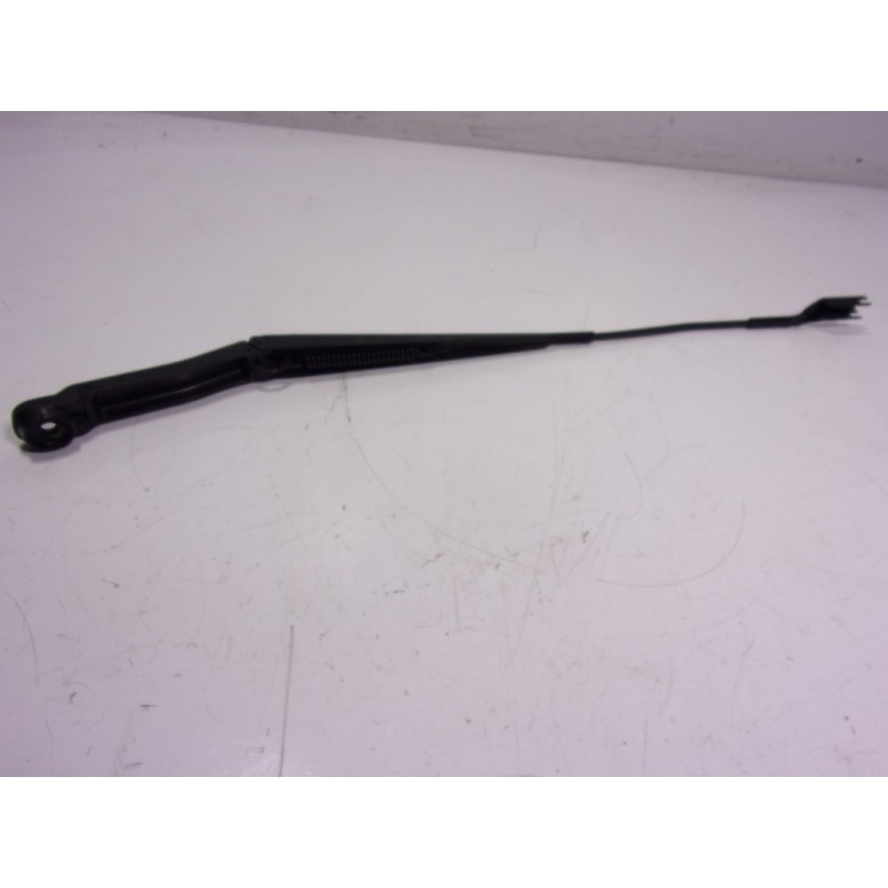 Recambio de brazo limpia delantero derecho para land rover new discovery l462 3.0 d referencia OEM IAM LR083268  