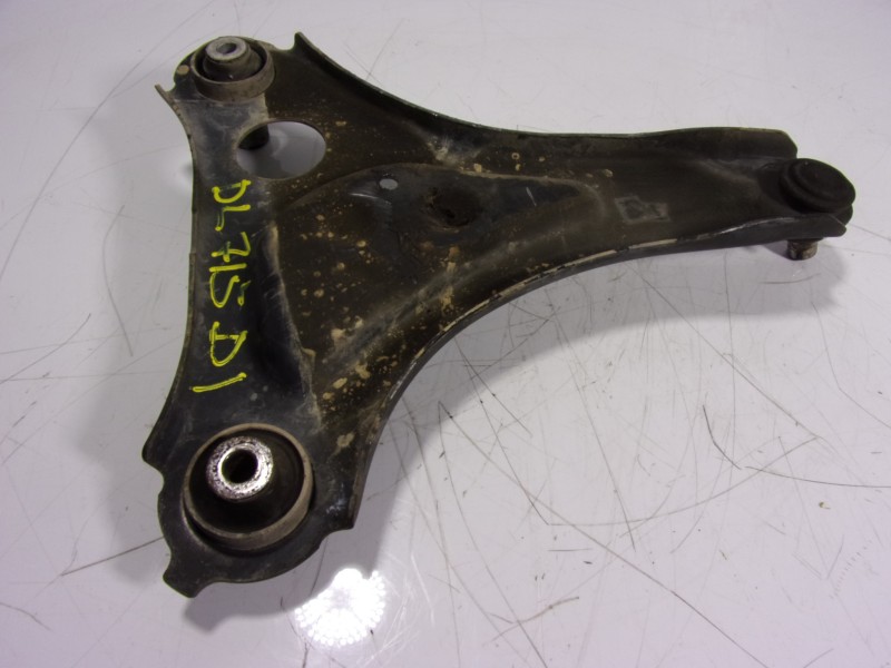 Recambio de brazo suspension inferior delantero izquierdo para renault twingo iii 1.0 sce referencia OEM IAM   