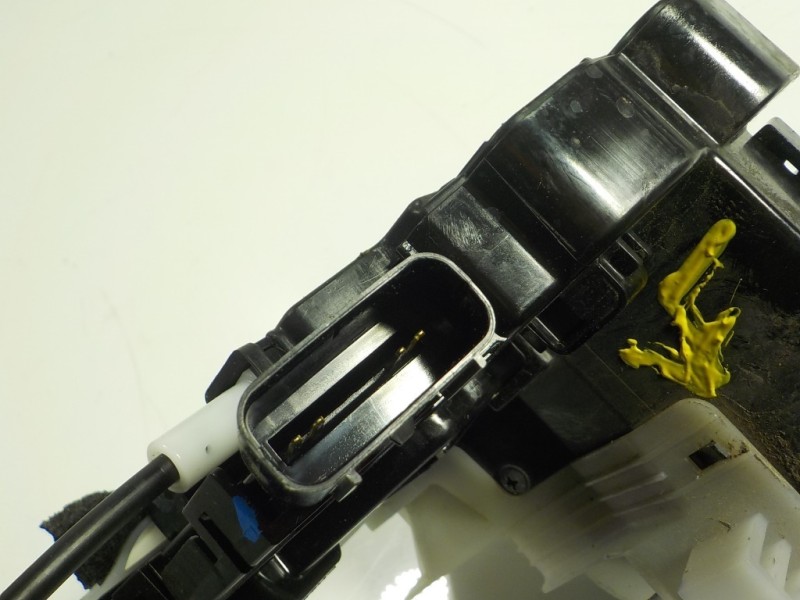 Recambio de cerradura puerta delantera derecha para hyundai i20 1.2 16v cat referencia OEM IAM 81320C8040 81320C8040 