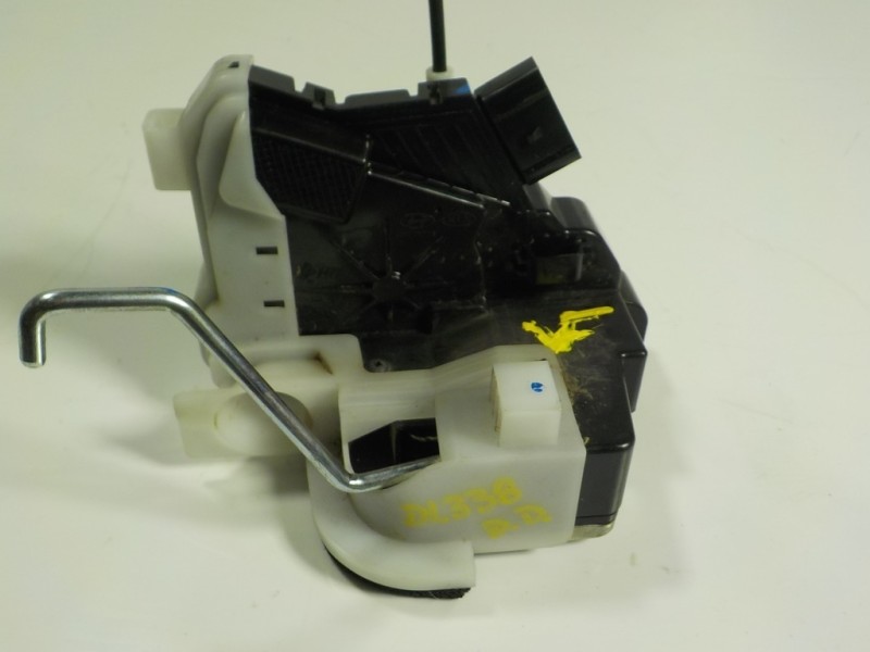 Recambio de cerradura puerta delantera derecha para hyundai i20 1.2 16v cat referencia OEM IAM 81320C8040 81320C8040 