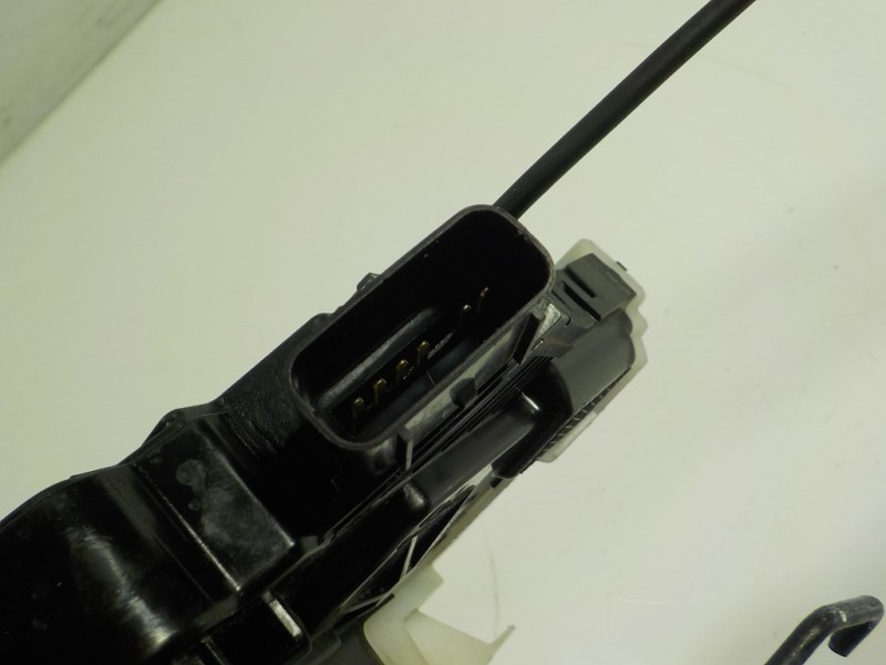 Recambio de cerradura puerta delantera izquierda para hyundai i20 1.2 16v cat referencia OEM IAM 81310C8020 81310C8020 