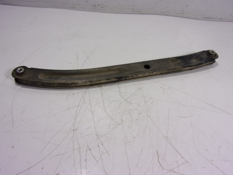 Recambio de brazo suspension superior trasero izquierdo para renault twingo iii 1.0 sce referencia OEM IAM   