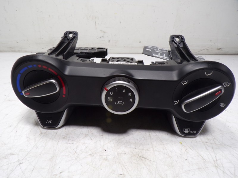 Recambio de mando calefaccion / aire acondicionado para kia rio (yb) 1.2 cat referencia OEM IAM 97250H8120LEF 97250H8120LEF 