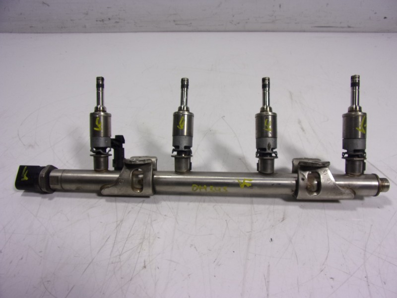 Recambio de rampa inyectora para volkswagen polo (6c1) 1.2 tsi referencia OEM IAM 04E133320D 04E133320D 04E906036T