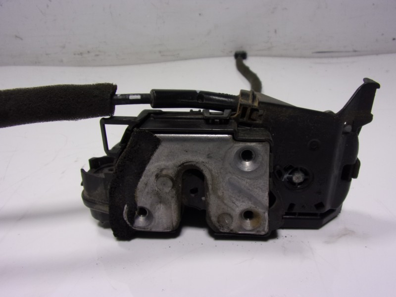 Recambio de cerradura puerta delantera derecha para renault twingo iii 1.0 sce referencia OEM IAM  805020355R 