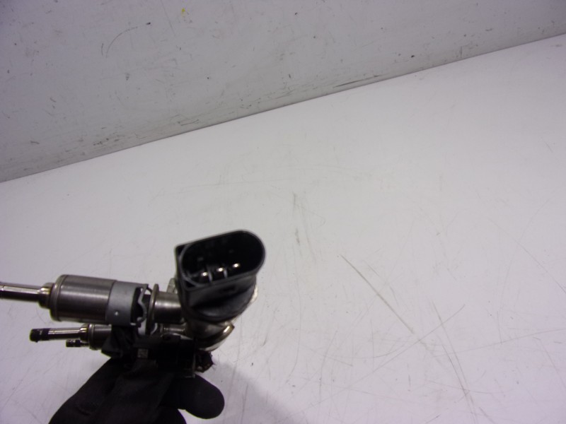 Recambio de rampa inyectora para volkswagen polo (6c1) 1.2 tsi referencia OEM IAM 04E133320D 04E133320D 04E906036T