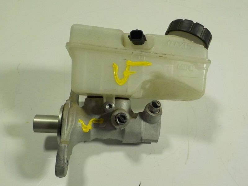 Recambio de bomba freno para renault clio iv 0.9 tce referencia OEM IAM 460111938R  