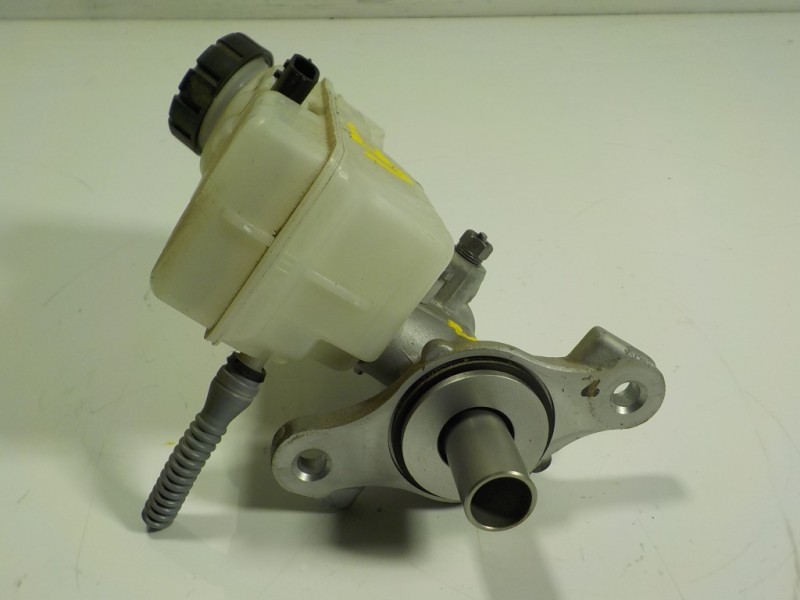 Recambio de bomba freno para renault clio iv 0.9 tce referencia OEM IAM 460111938R  