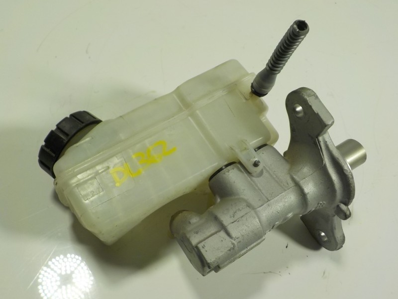 Recambio de bomba freno para renault clio iv 0.9 tce referencia OEM IAM 460111938R  
