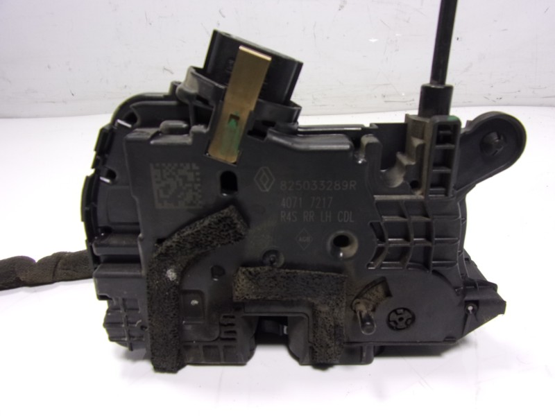 Recambio de cerradura puerta trasera izquierda para renault twingo iii 1.0 sce referencia OEM IAM  825033289R 