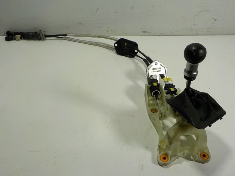 Recambio de palanca cambio para kia rio (yb) 1.2 cat referencia OEM IAM 43700H8150WK  43790H8850