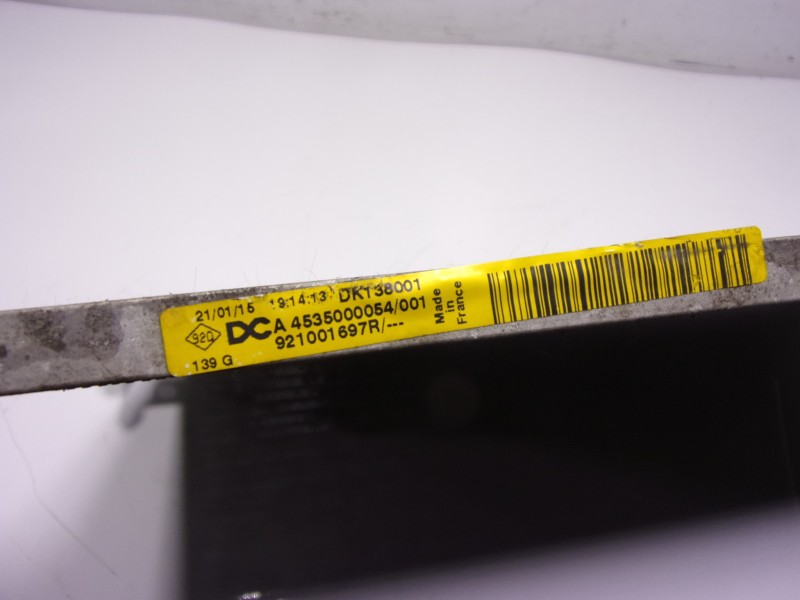 Recambio de condensador aire acondicionado para renault twingo iii 1.0 sce referencia OEM IAM  921001697R 