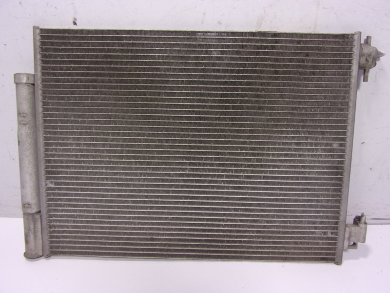 Recambio de condensador aire acondicionado para renault twingo iii 1.0 sce referencia OEM IAM  921001697R 