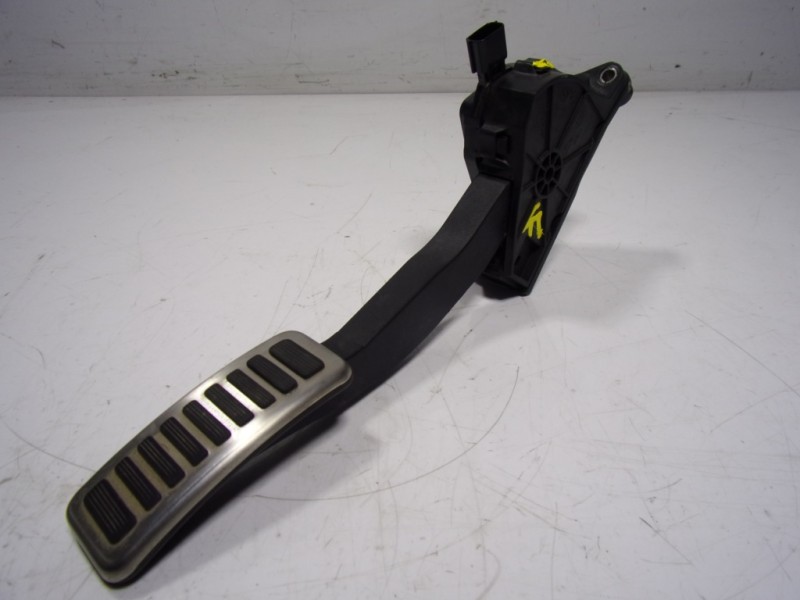 Recambio de potenciometro pedal para land rover new discovery l462 3.0 d referencia OEM IAM LR115124 JK5M9F836AB 