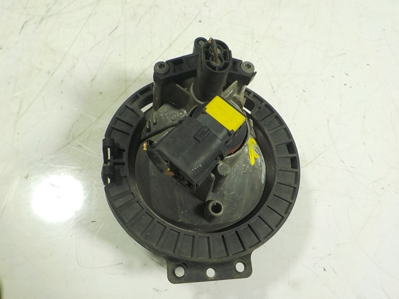 Recambio de faro antiniebla derecho para mini mini (r56) 1.4 16v cat referencia OEM IAM  2751295 