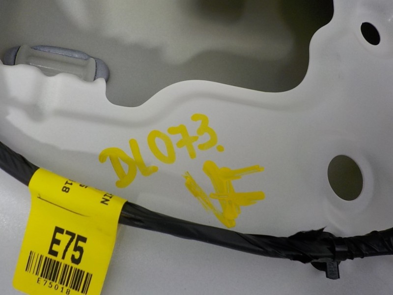 Recambio de porton trasero para kia rio (yb) 1.2 cat referencia OEM IAM 73700H8000  