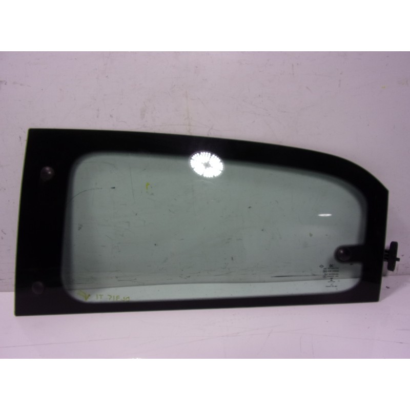 Recambio de cristal puerta trasero izquierdo para renault twingo iii 1.0 sce referencia OEM IAM   