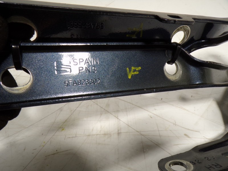 Recambio de moldura para cupra leon sportstourer (kl8) vz 2.0 tsi 4drive referencia OEM IAM 5FA823302 5FA823302 5FA823301