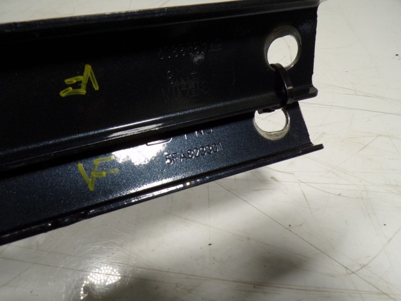 Recambio de moldura para cupra leon sportstourer (kl8) vz 2.0 tsi 4drive referencia OEM IAM 5FA823302 5FA823302 5FA823301