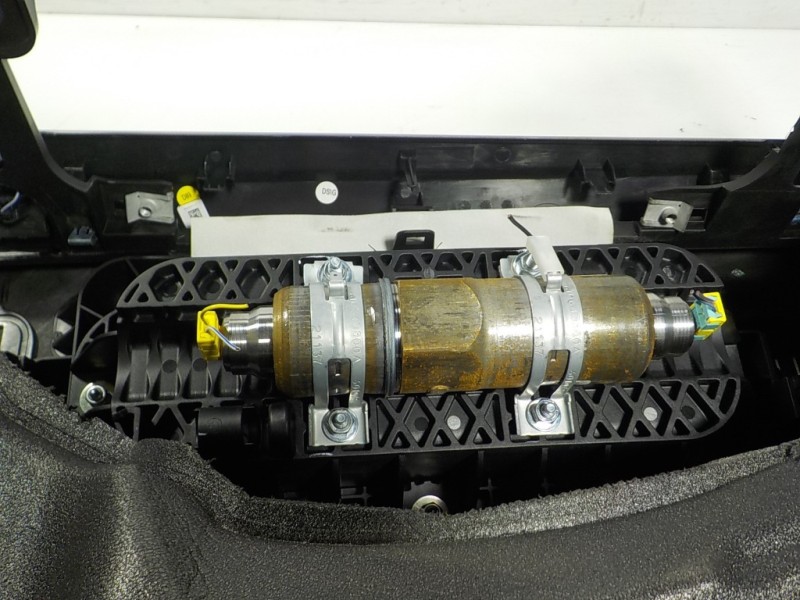 Recambio de salpicadero para land rover new discovery l462 3.0 d referencia OEM IAM LR131137  LR118105