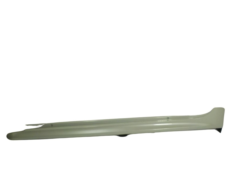 Recambio de faldon lateral para toyota yaris 1.5 vvti hev referencia OEM IAM   