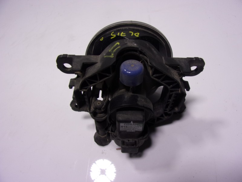 Recambio de faro antiniebla derecho para renault twingo iii 1.0 sce referencia OEM IAM  261500097R 