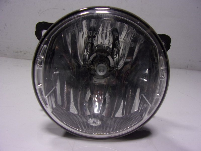Recambio de faro antiniebla izquierdo para renault twingo iii 1.0 sce referencia OEM IAM  261500097R 