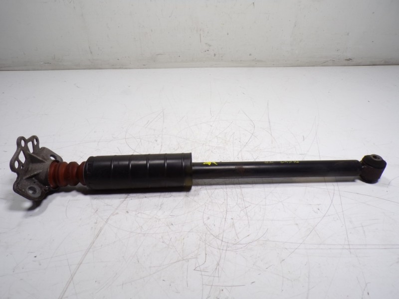 Recambio de amortiguador trasero derecho para fiat 500 l (330) pop star referencia OEM IAM 51936080 51936081 