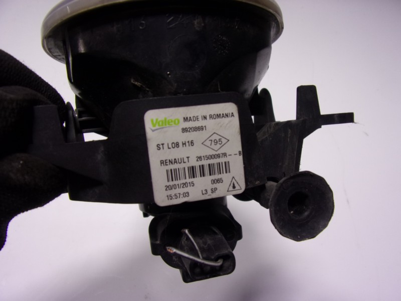 Recambio de faro antiniebla izquierdo para renault twingo iii 1.0 sce referencia OEM IAM  261500097R 