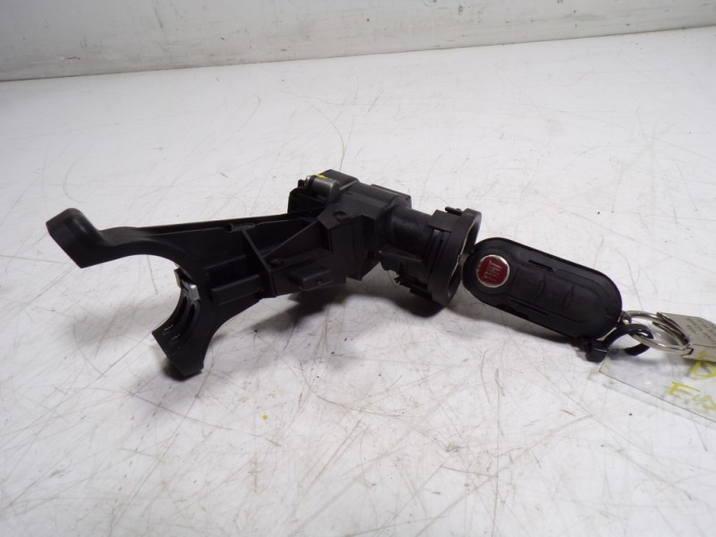 Recambio de antirrobo para fiat 500 l (330) pop star referencia OEM IAM 50525430 00505254300 