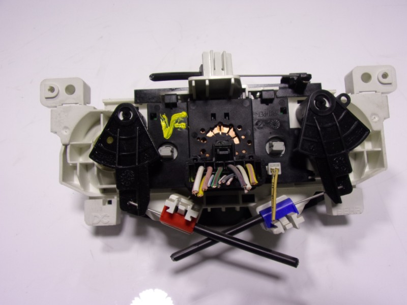 Recambio de mando calefaccion / aire acondicionado para renault twingo iii 1.0 sce referencia OEM IAM  00862902 