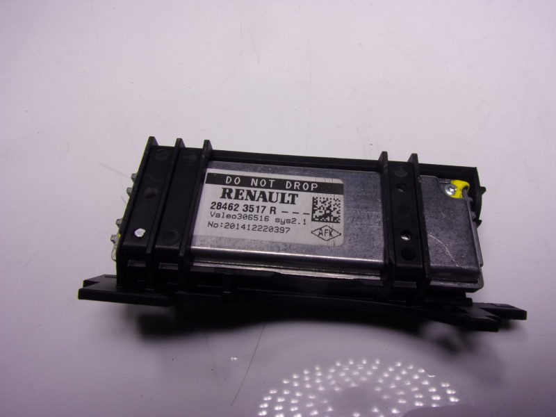 Recambio de modulo electronico para renault twingo iii 1.0 sce referencia OEM IAM  284623517R 