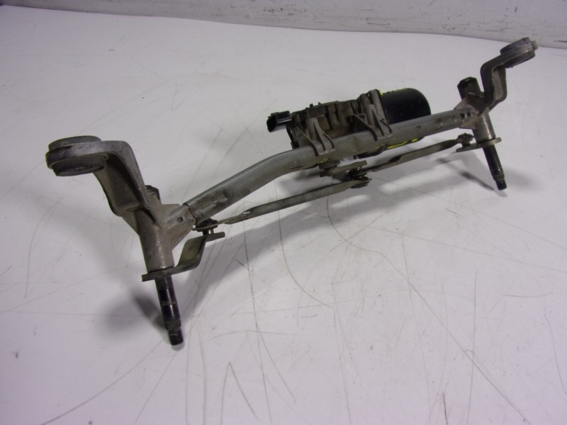 Recambio de motor limpia delantero para renault twingo iii 1.0 sce referencia OEM IAM  A4538200040 